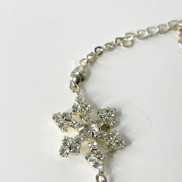 Vintage Avon Bracelet Silver Tone Rhinestone Snowflake Chain Holiday Christmas - Picture 4 of 16